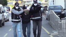 Kırmızı bültenle aranan firari hükümlü Ukrayna'da yakalanıp Adana'ya getirildi