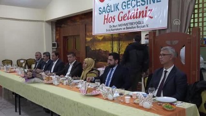 Erciş'te sağlık çalışanlarına plaket verildi