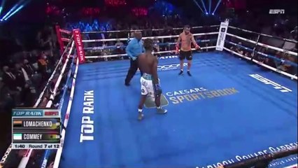 Esto no se ve nunca: deja grogui al rival de un golpe y le dice a su esquina que tiren la toalla...