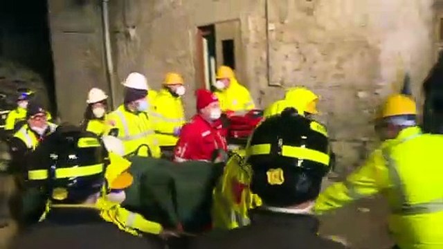 Sicilia, fuga di gas ed esplosione, crolla una palazzina: morti e dispersi