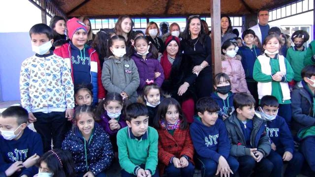 Öğrencilerin harçlıklarıyla Van'dan Antalya'ya kardeşlik köprüsü