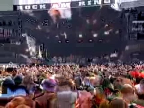 Queens Of The Stone Age - Millionaire