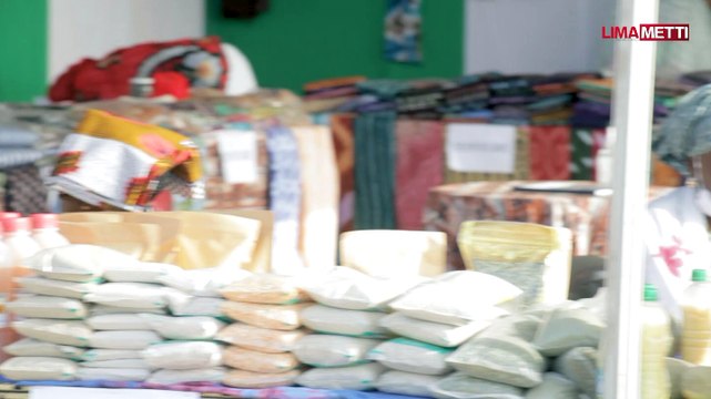 Fidak 2021 - les exposants attendent toujours les clients pour écouter leurs marchandises