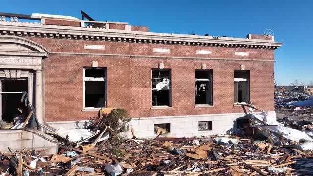 ABD'deki hortum felaketi sonrası oluşan hasar havadan görüntülendi