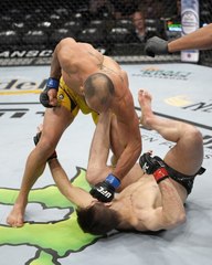 Cajazeirense Bruno Blindado vence sua terceira luta no UFC e se emociona após nocaute incrível