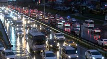 İstanbul’da yağmur trafiği vurdu, yoğunluk yüzde 60’ı gördü