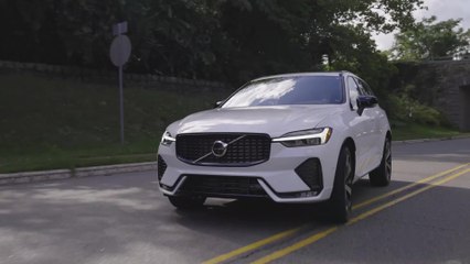 2022 Volvo XC60 Driving Video