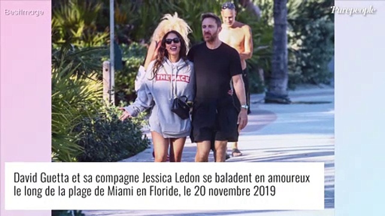 David Guetta et Jessica toujours aussi amoureux : baisers et câlins au beau milieu du désert