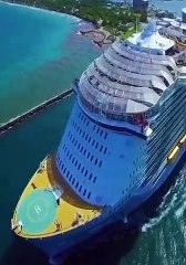 Les activités de cet immense paquebot sont irréelles