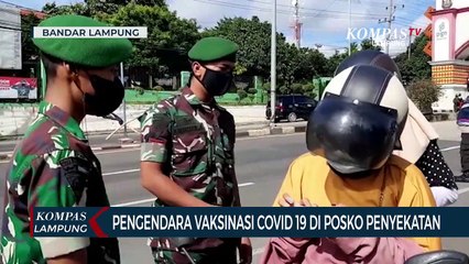 Pengendara Vaksinasi Covid-19 di Posko Penyekatan