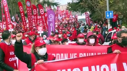 Manifestation à Istanbul contre la pauvreté et la crise monétaire