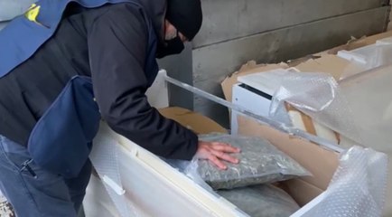Roma - 76 chili di marijuana sequestrati al porto di Civitavecchia, 4 arresti (13.12.21)