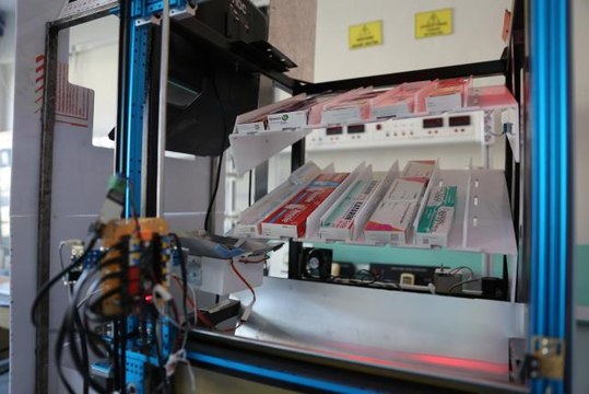 Öğrencilerden nöbetçi eczane arama derdine Akıllı çözüm