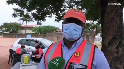 Власти Мозамбика начали кампанию "от двери до двери"