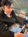Tedavi ümidiyle kandırılan engelli kadın, Fransa'da havaalanına sığındıZor durumda kalan Gürcistanlı kadın yardım bekliyor