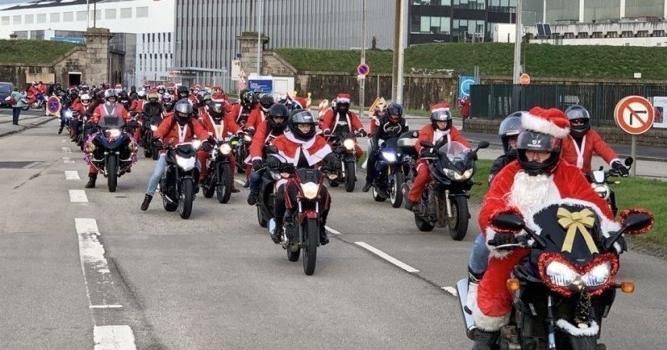 Des motards déguisés en Père Noël se sont rejoints dans plusieurs villes de  France pour offrir des cadeaux aux enfants malades - Vidéo Dailymotion
