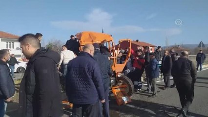 Son dakika... Yolcu otobüsüyle çarpışan traktörün sürücüsü öldü