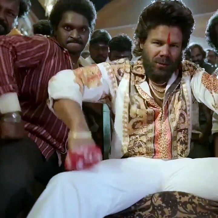 புஷ்பா படத்தில் வார்னர்.. !! கலாய்த்த விராட் கோலி.. வைரல் வீடியோ