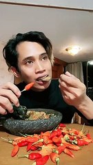 eating cayenne pepper is very hungry