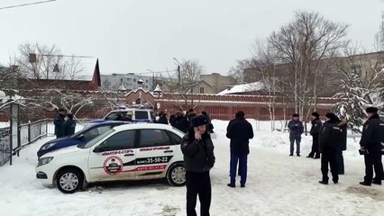 Adolescente detona bomba em escola na Rússia