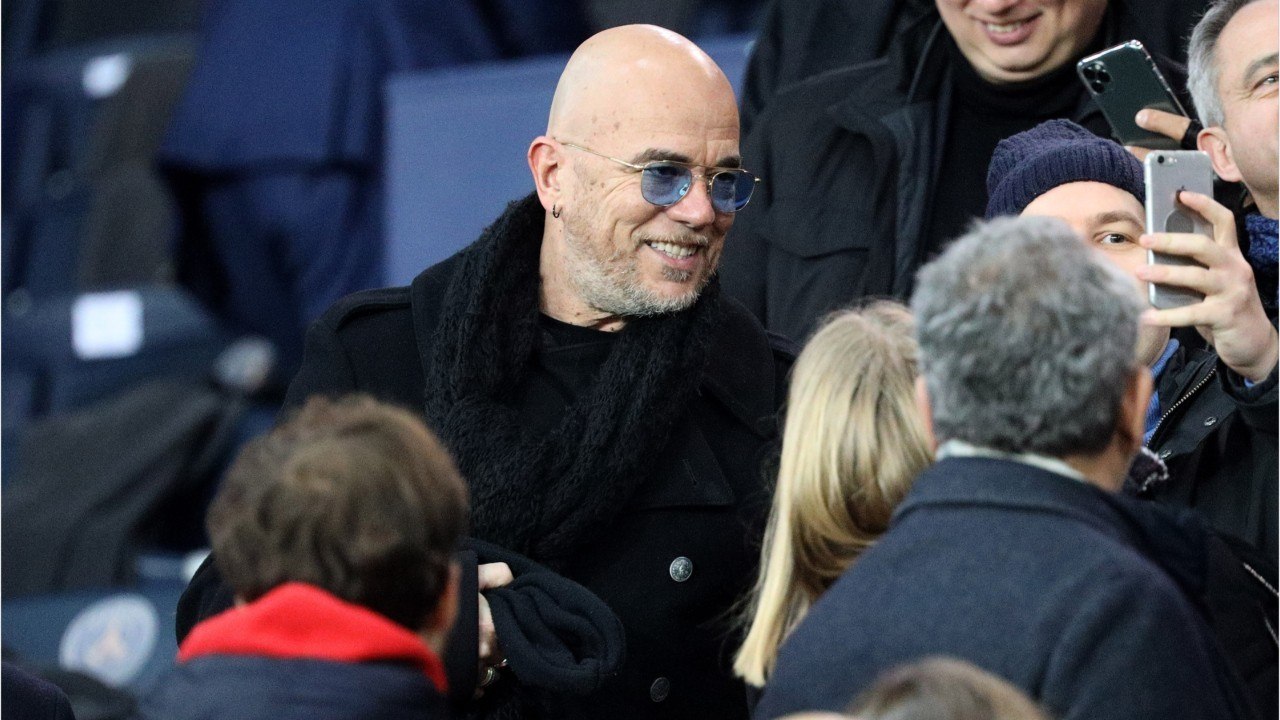 Voici - Pascal Obispo victime d'un malaise : le chanteur fait sa première réapparition publique pour le Téléthon