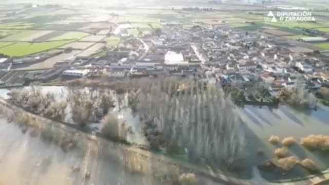 La punta de crecida del Ebro se dirige ahora a Zaragoza