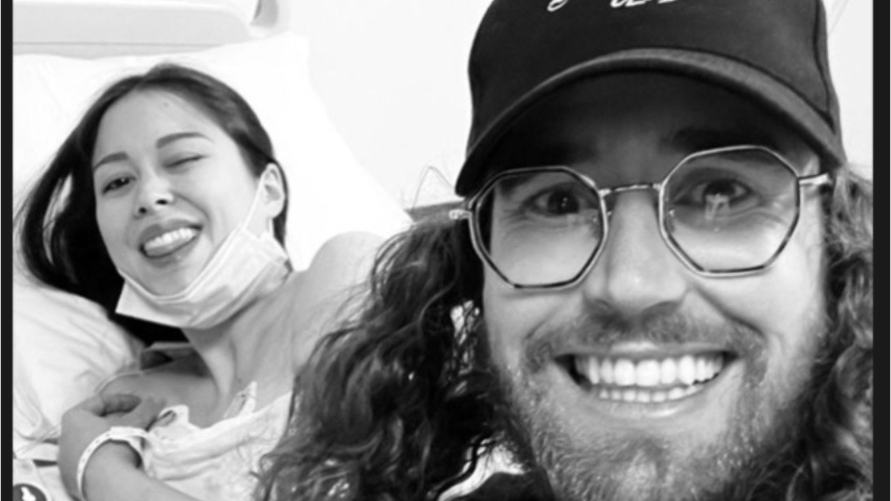 VOICI - PHOTO Alizée et Maxime (Pékin Express) parents pour la deuxième fois : ils dévoilent le sexe et le prénom de leur bébé