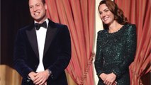 Voici - PHOTO Kate Middleton et le prince William dévoilent leur cliché de famille de Noël avec George, Charlotte et Louis, les fans fondent