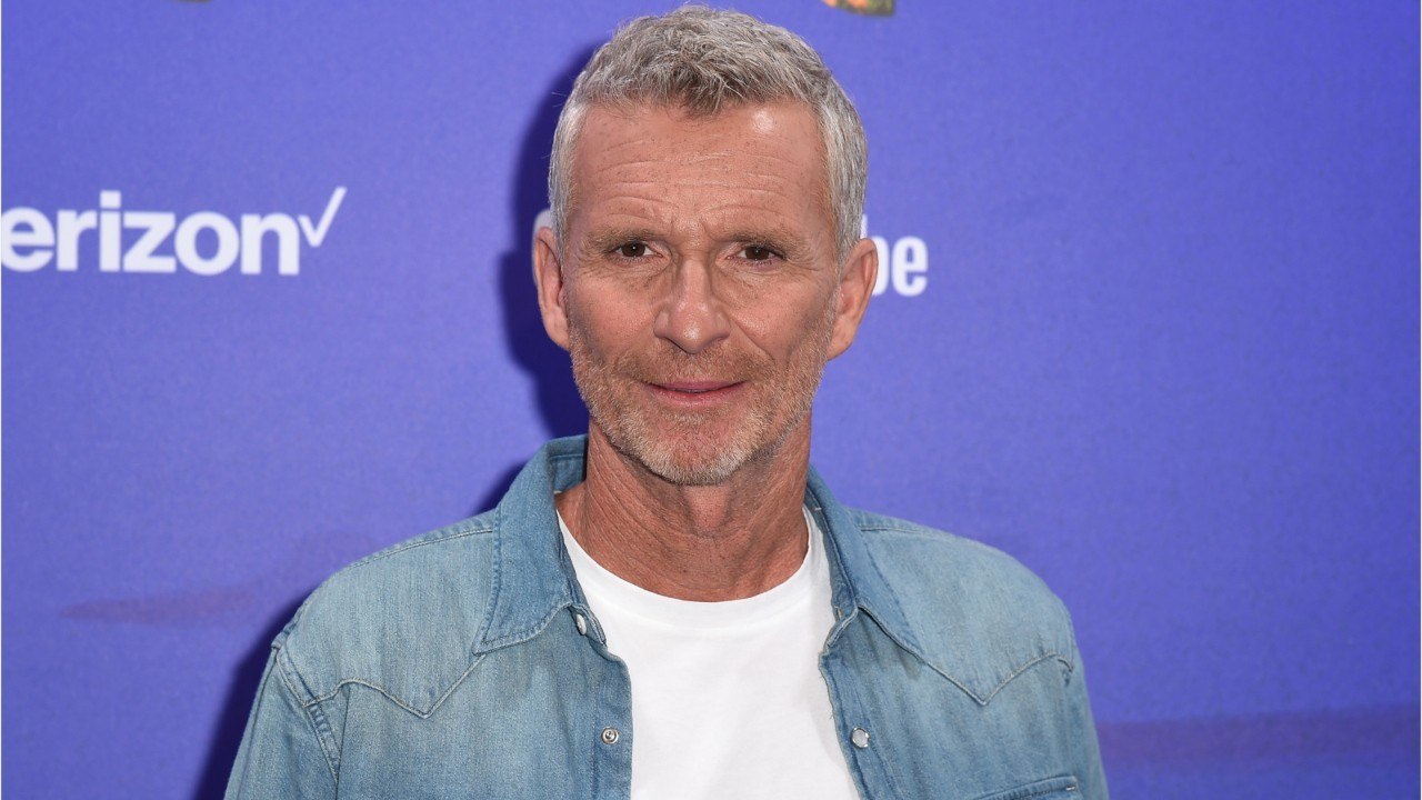 VOICI : Denis Brogniart honoré par Gabriel Attal, Alexia Laroche-Joubert partage un cliché de l'événement