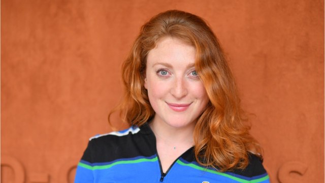 VOICI : Les Tuches 4 : comment Oliver Baroux a adapté le tournage pour la grossesse de Sarah Stern