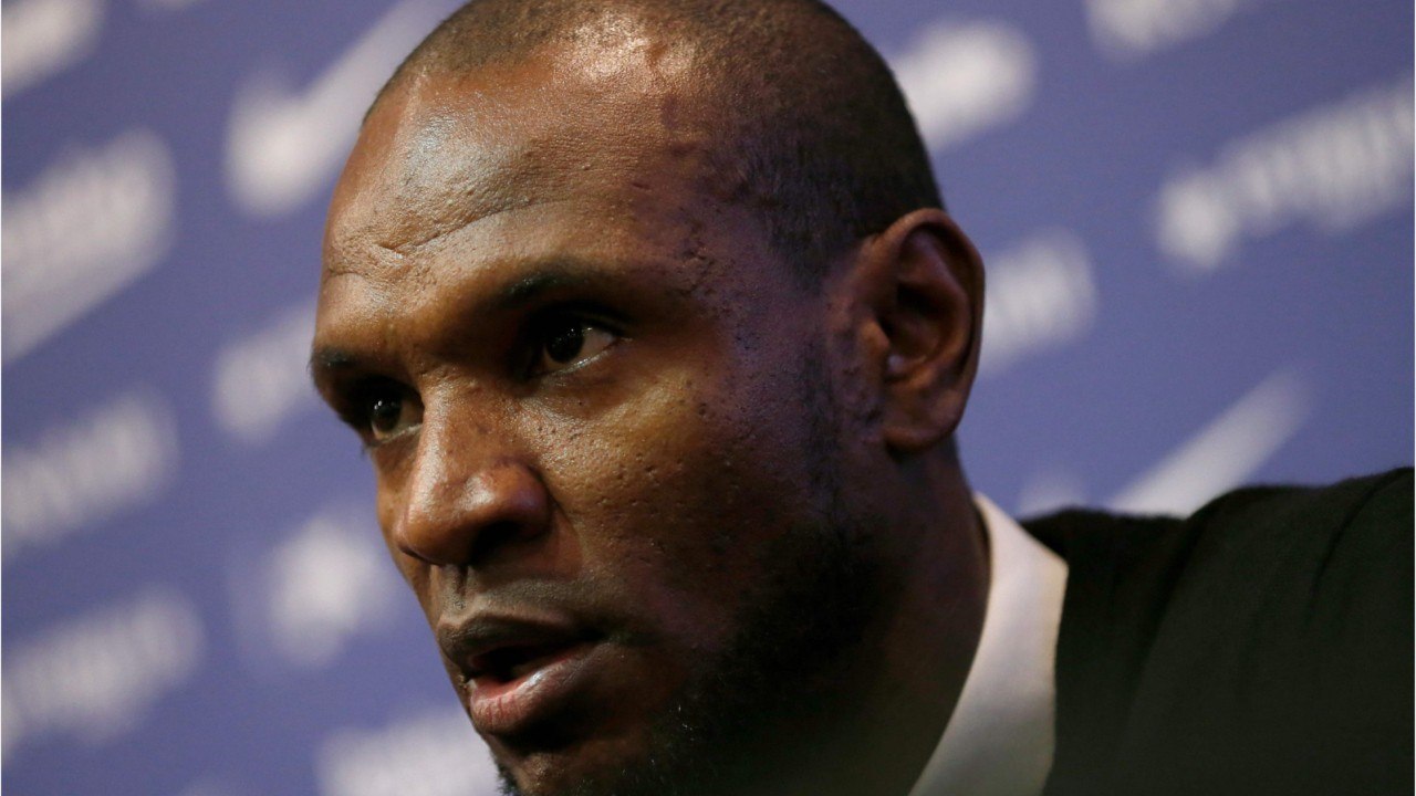 VOICI - "Pardonne-moi" : les incroyables excuses publiques d'Eric Abidal auprès de son épouse Hayet