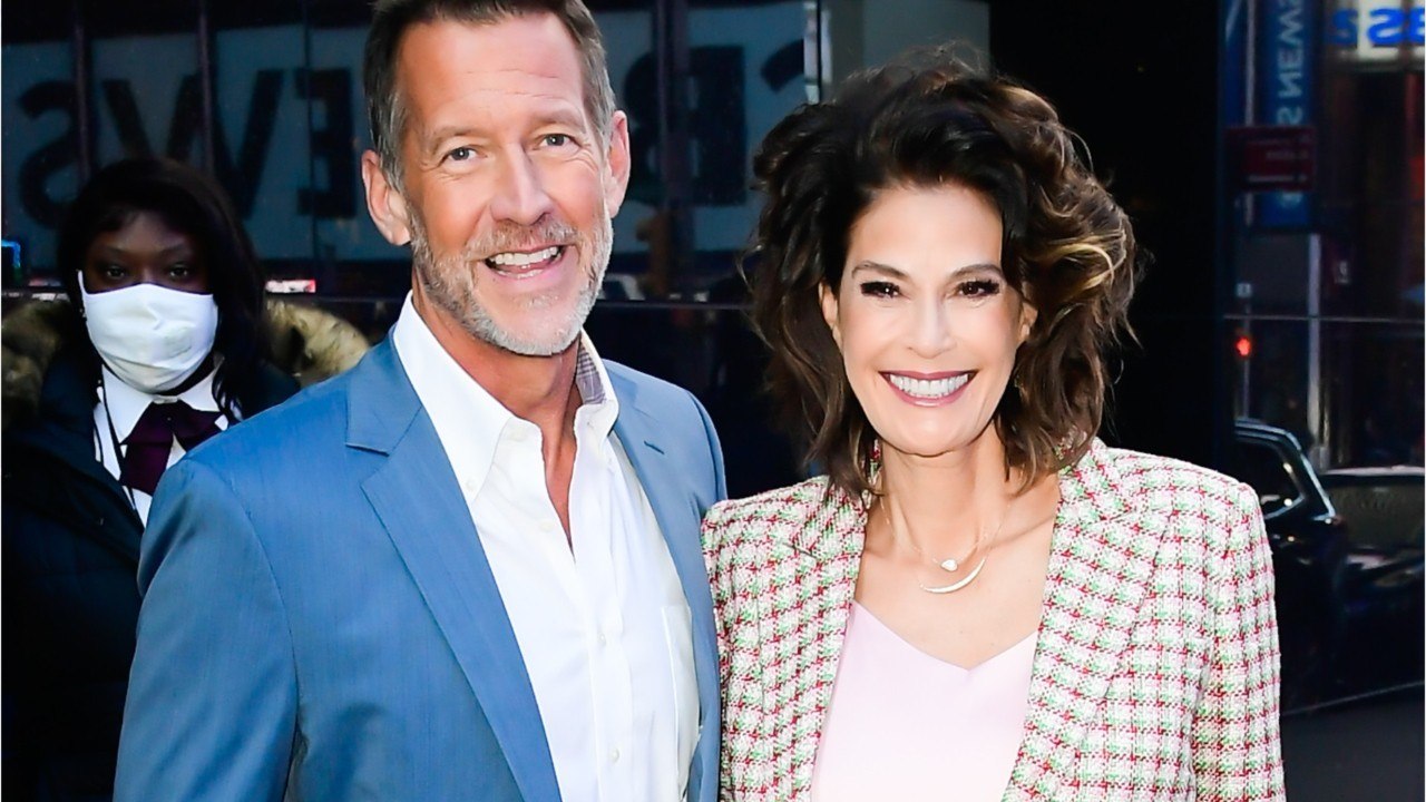 VOICI : Desperate Housewives : Teri Hatcher retrouve James Denton, les internautes sont aux anges