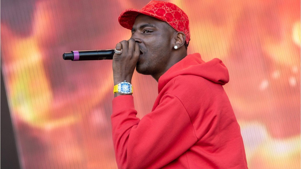 VOICI - Mort de Young Dolph : le rappeur américain abattu dans une boutique de cookies à Memphis