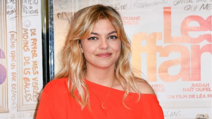 VOICI : "J'ai dû quitter le plateau" : pourquoi les débuts de Louane en tant que jurée de The Voice Kids ont été très difficiles