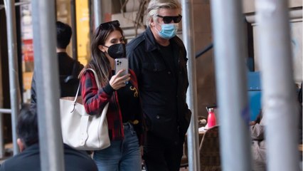 Voici - Tir mortel d'Alec Baldwin : la procureure Mary Carmack-Altwies sait désormais qui a chargé l'arme