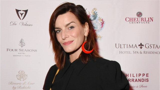 VOICI : Fauve Hautot dans la fiction M'abandonne pas sur TF1 : pourquoi la danseuse craignait-elle de jouer avec Michaël Youn ?