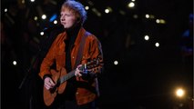 VOICI : Ed Sheeran contaminé par la Covid-19 : le chanteur fait une grande annonce après son passage dans The Voice All-Stars