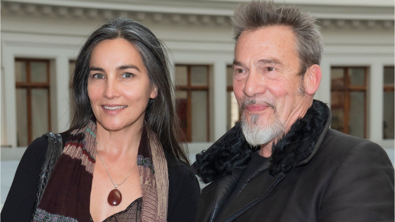 VOICI - Florent Pagny : des photos inédites en famille dévoilées pour son anniversaire