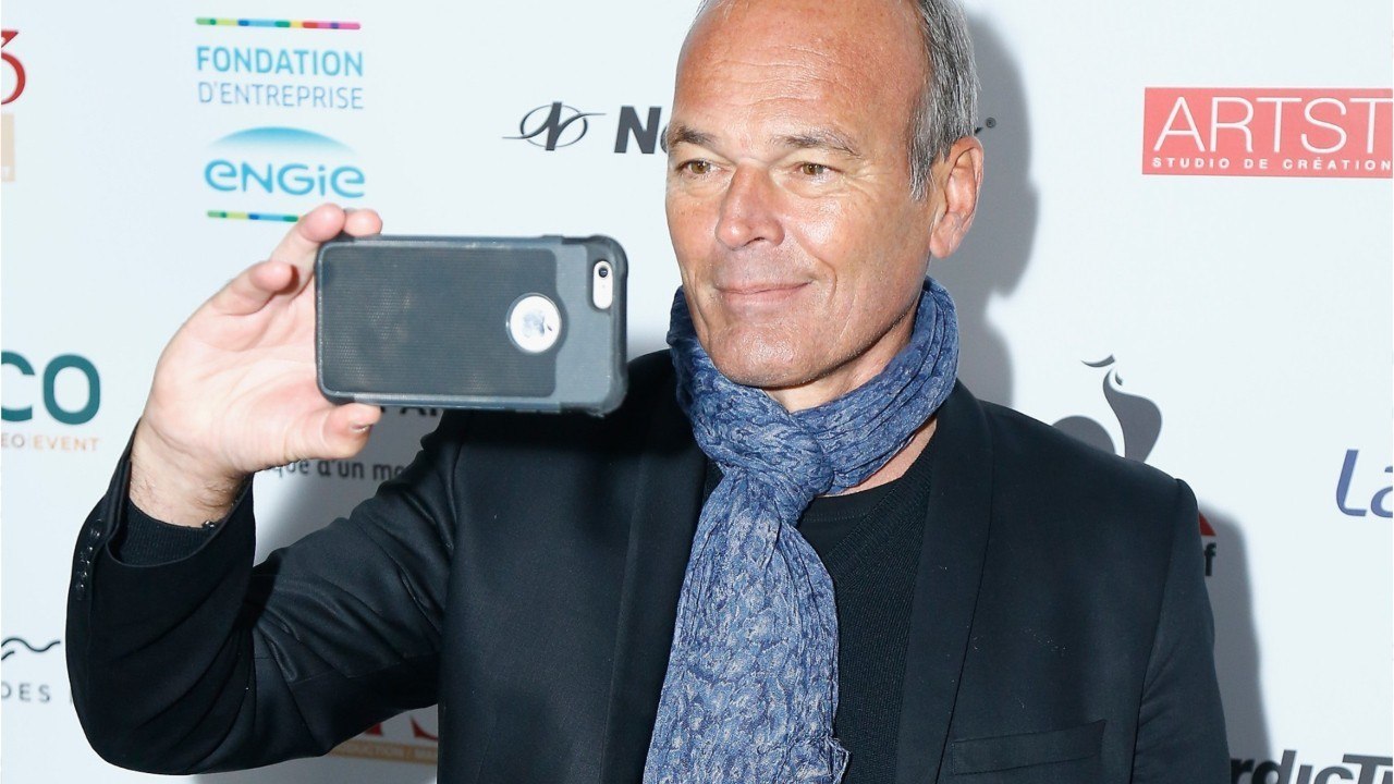 VOICI : Laurent Baffie transformé : l'humoriste explique pourquoi il a eu recours à la chirurgie esthétique