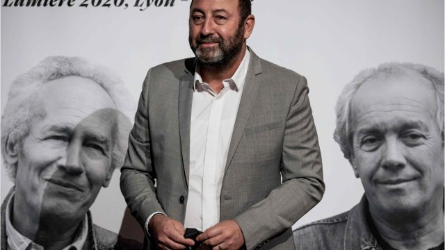 Voici - Kad Merad en deuil : son père est décédé après une longue maladie