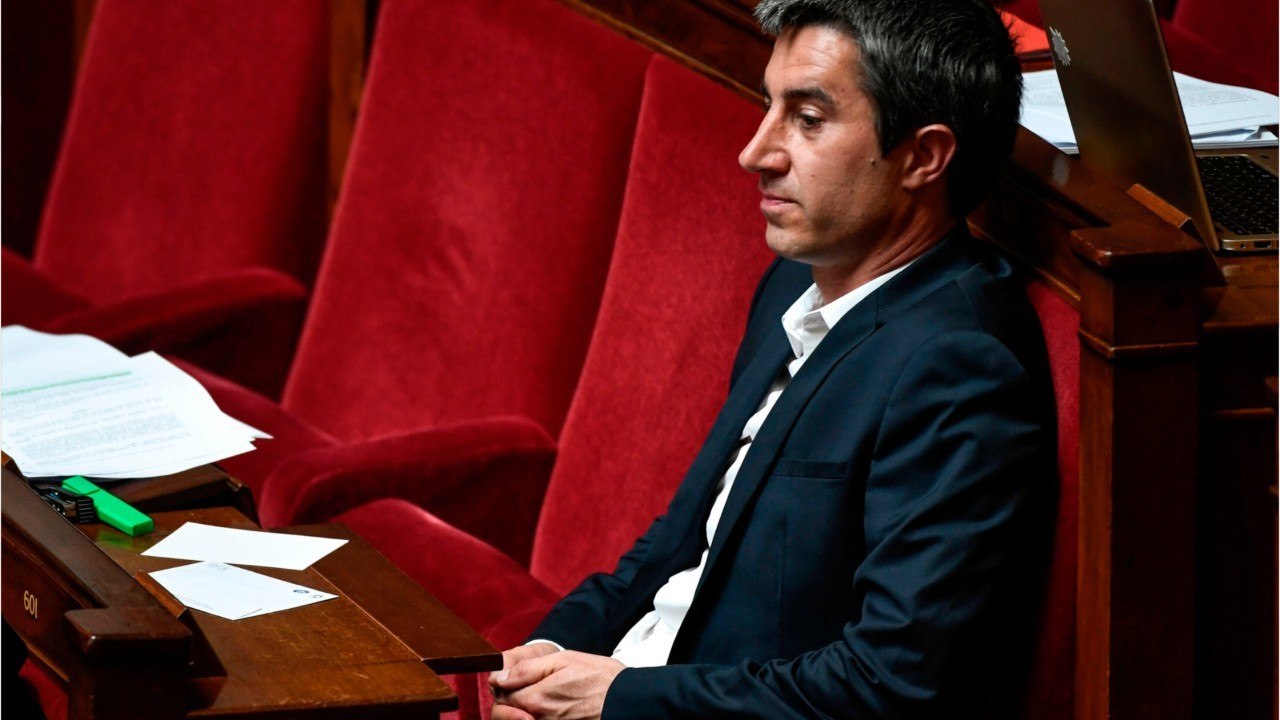 Voici - "J'avais oublié qu'on était pas à l'Elysée..." : François Ruffin tacle violemment Emmanuel Macron en plein hémicycle