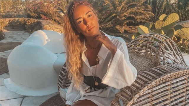 VOICI - Je suis dégoutée : Hilona réagit à la romance de son ex Julien Bert avec Océane El Himer