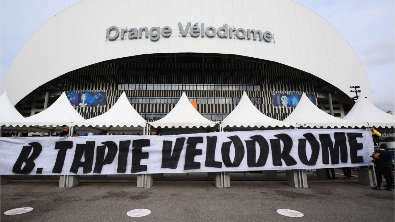 VOICI Mort de Bernard Tapie : Stéphane Tapie adresse un message aux personnes qui ont soigné son père