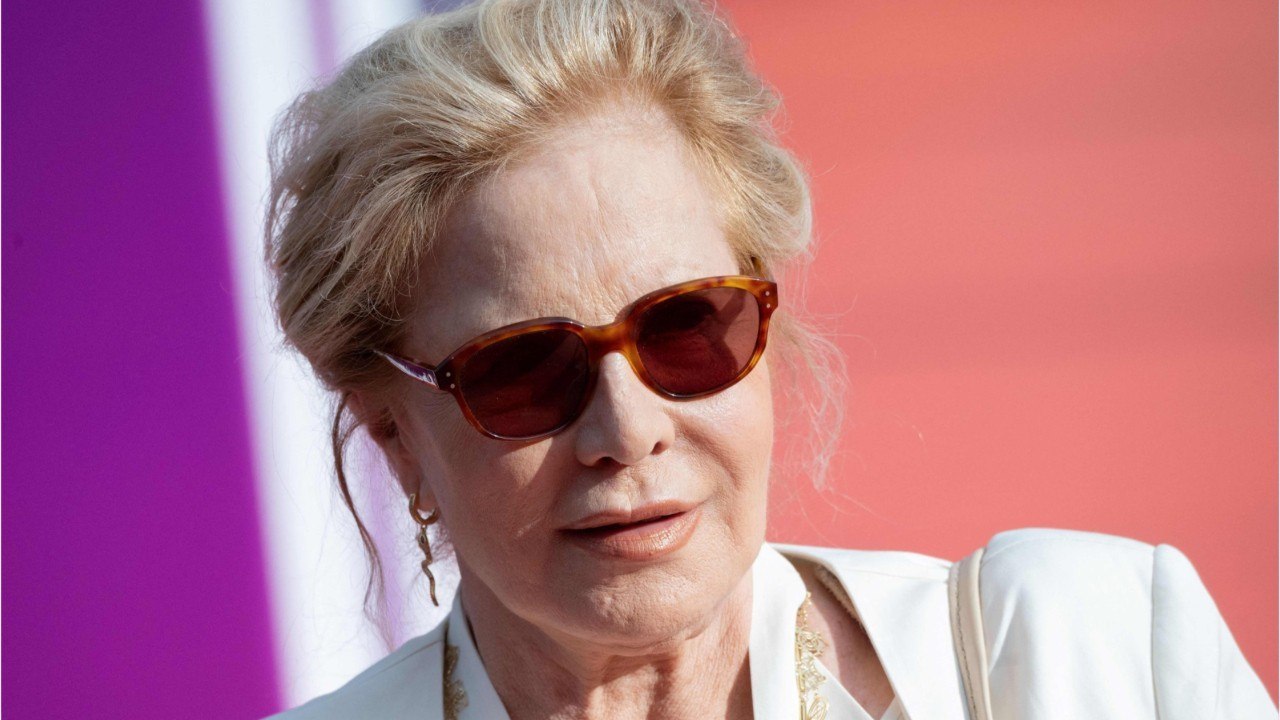 VOICI : Johnny Hallyday jaloux de son fils David ? Les étonnantes confidences de Sylvie Vartan