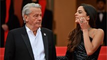 VOICI : PHOTOS Alain Delon grand-père attendrissant : sa fille Anouchka dévoile de très rares clichés sur Instagram