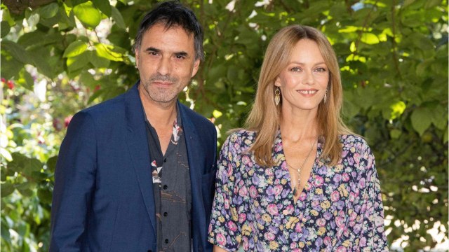 VOICI : « Il n'est plus là : Samuel Benchetrit évoque sa relation avec André, le père de Vanessa Paradis