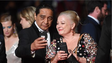 VOICI : Josiane Balasko : pourquoi elle n'a pas épousé George Aguilar en France