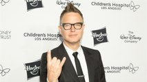 VOICI : Mark Hoppus (Blink-182) : traité pour un cancer de stade 4, le musicien donne de ses nouvelles