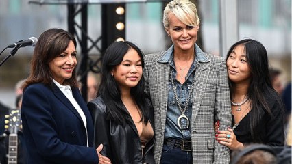 VOICI - PHOTO Laeticia Hallyday proche de Mamie Rock, elle dévoile un tendre cliché de leurs retrouvailles