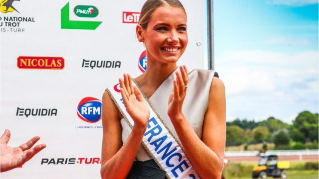 VOICI - Miss France 2022 : qui est Charlotte Faure, Miss Rhône-Alpes 2021 ?